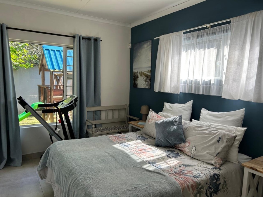 5 Bedroom Property for Sale in Sunrise On Sea Eastern Cape